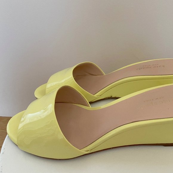 Kate Spade Willon Slip On Wedges Sandals Lemon Sorbet Size 9 - Picture 3 of 7